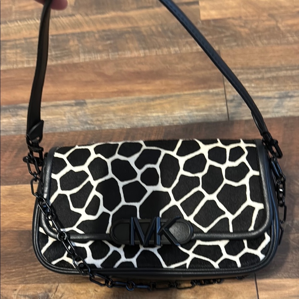Michael Kors Black and White Giraffe Print Shoulder Bag (Michael Kors Boutique)